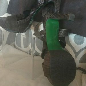 Donald Pliner LISA Collection Sexy Heels
Chocolate Brown 6.5